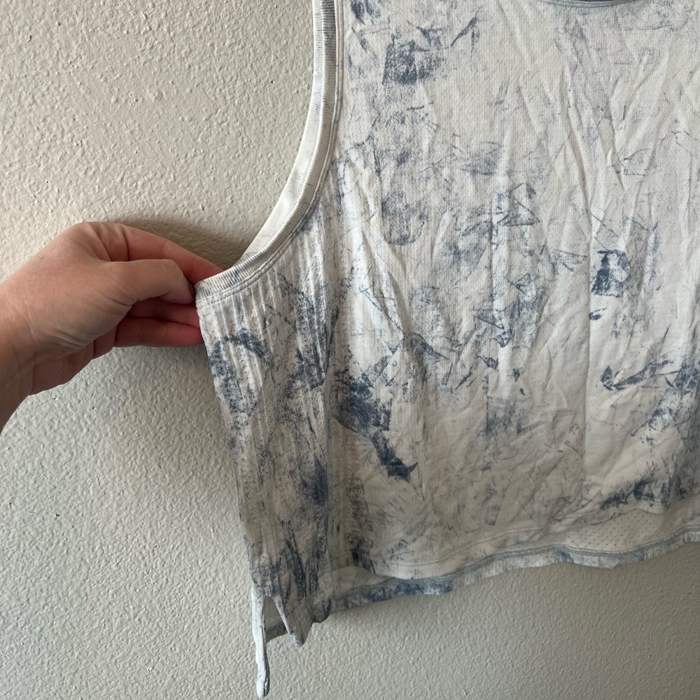 Lululemon Train To Be Tank Tie Dye Wash White & Blue Mesh Panels Cropped Active - Picture 4 of 7